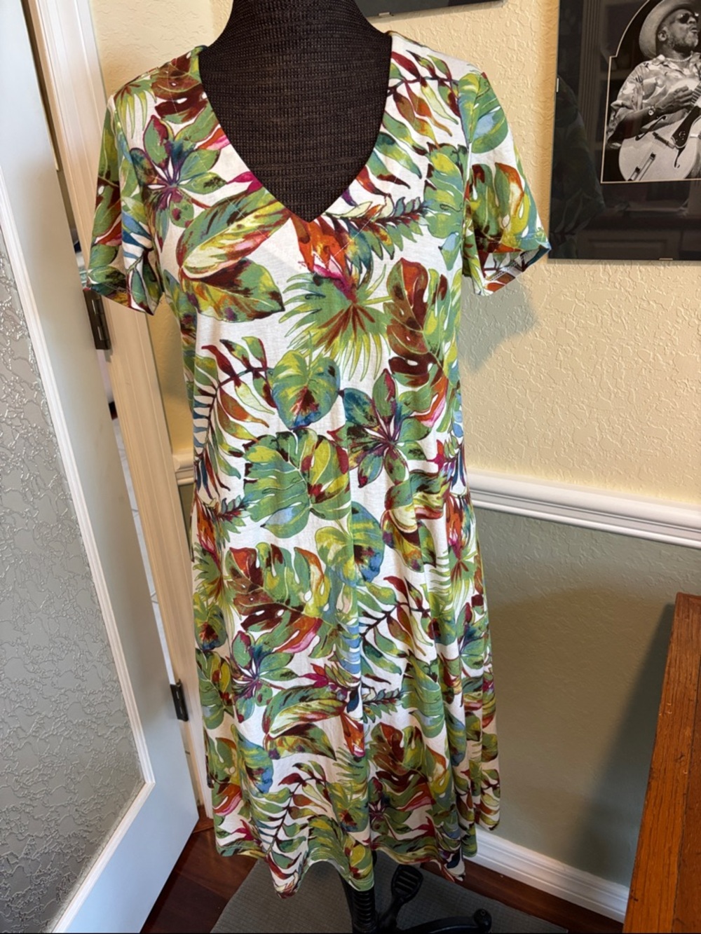Pure Essence Tropical V-Neck Midi Dress in White and Green - Short Sleeve NWOT S